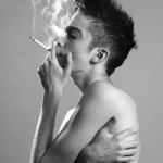 男生抽烟头像 孤独伤感的男生抽烟头像个性头像图片