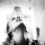欧美抽烟头像女生 欧美风格的抽烟女图片头像霸气图片