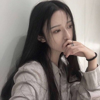 美女伤感头像图片