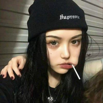 supreme女生头像潮人