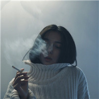 孤独一个人抽烟伤感女生头像图片